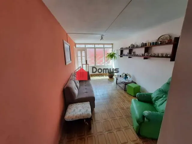 Casa à venda, no bairro Centro em Pindamonhangaba