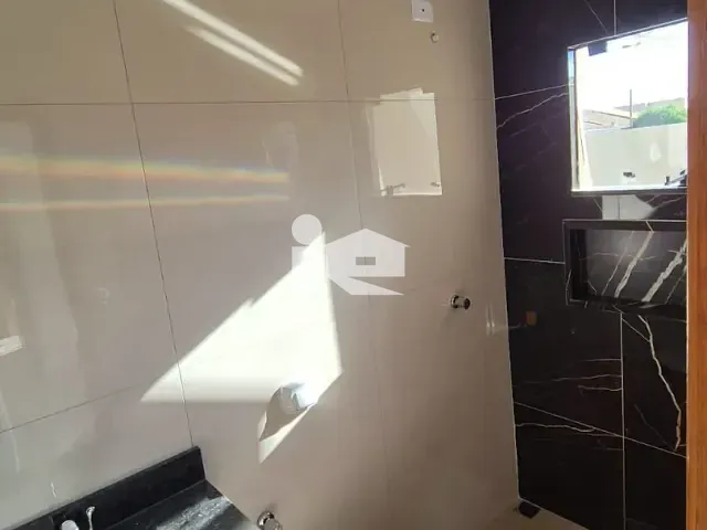 Casa 3 quartos e 1 banheiro, à venda, no bairro Jardim Octávio Locatelli em Rolândia