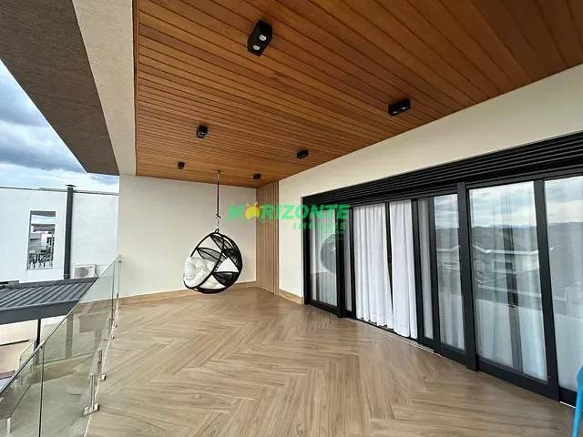 Casa com 560m² 3 quartos e 5 banheiros, à venda, no bairro Condomínio Residencial Jaguary em São José dos Campos