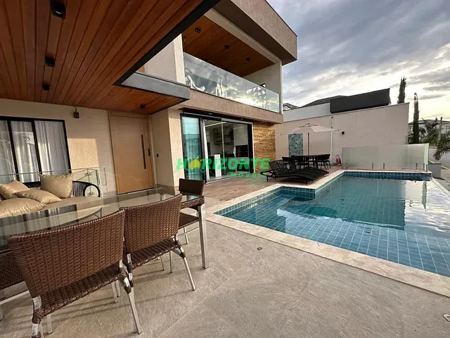 Casa com 560m² 3 quartos e 5 banheiros, à venda, no bairro Condomínio Residencial Jaguary em São José dos Campos