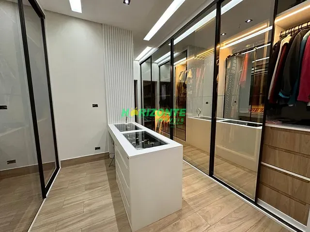 Casa com 560m² 3 quartos e 5 banheiros, à venda, no bairro Condomínio Residencial Jaguary em São José dos Campos