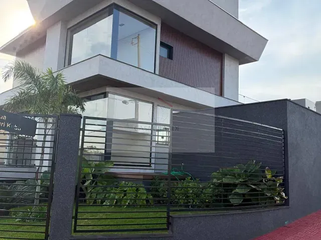 Casa com 307m² 3 quartos e 4 banheiros, à venda, no bairro Bel Monte em Rolândia