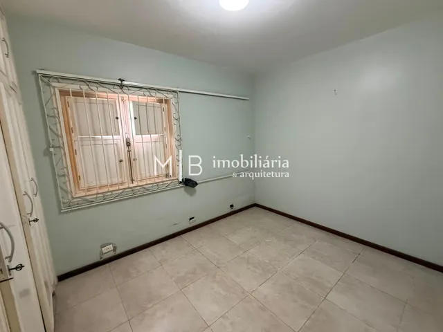 Casa 4 quartos e 3 banheiros, para alugar, no bairro Haidee em Cataguases