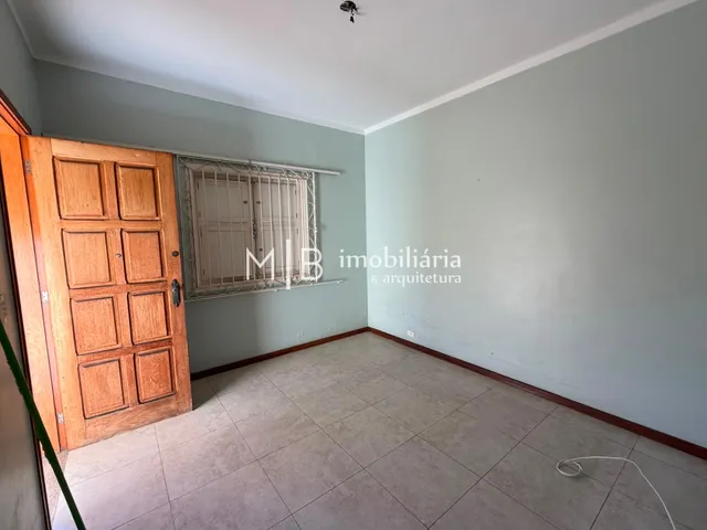 Casa 4 quartos e 3 banheiros, para alugar, no bairro Haidee em Cataguases