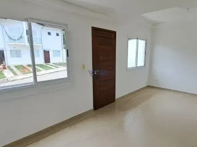 Casa 2 quartos e 3 banheiros, para alugar, no bairro Chácaras São José em São José dos Campos