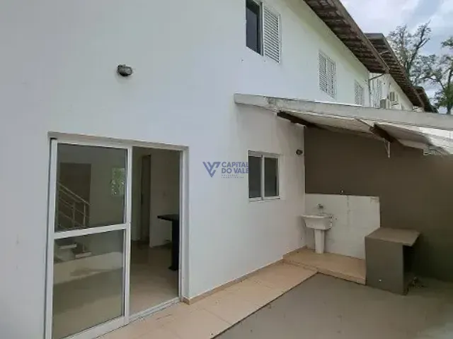 Casa 2 quartos e 3 banheiros, para alugar, no bairro Chácaras São José em São José dos Campos