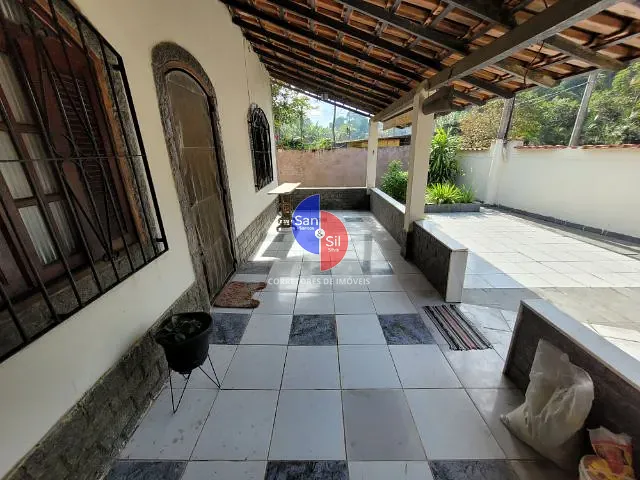 Casa 3 quartos e 2 banheiros, à venda, no bairro Praia do Imperador (Praia de Mauá) em Magé