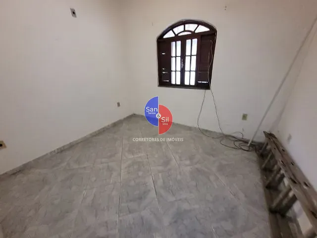 Casa 3 quartos e 2 banheiros, à venda, no bairro Praia do Imperador (Praia de Mauá) em Magé