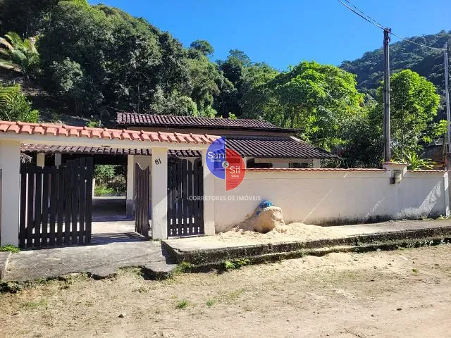 Casa 3 quartos e 2 banheiros, à venda, no bairro Praia do Imperador (Praia de Mauá) em Magé
