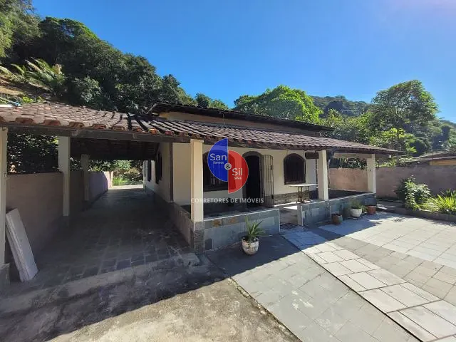Casa 3 quartos e 2 banheiros, à venda, no bairro Praia do Imperador (Praia de Mauá) em Magé
