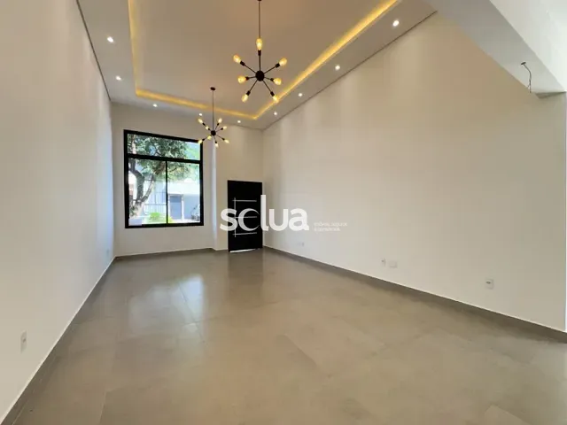 Casa com 250m² 3 quartos e 1 banheiro, à venda, no bairro Parque Olívio Franceschini em Hortolândia