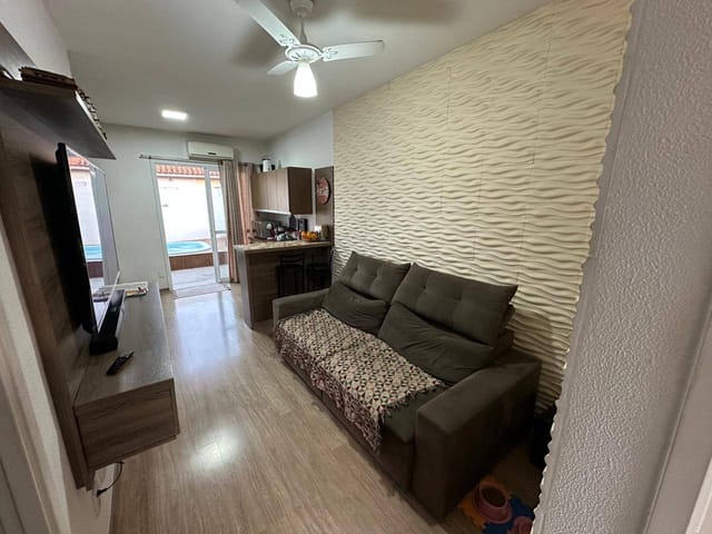 Casa com 58m² 2 quartos e 1 banheiro, à venda, no bairro Areal em Pelotas