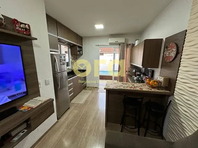 Casa com 58m² 2 quartos e 1 banheiro, à venda, no bairro Areal em Pelotas