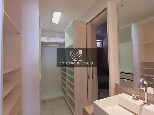 Casa com 575m², para alugar, no bairro Praia do Canto em Vitória