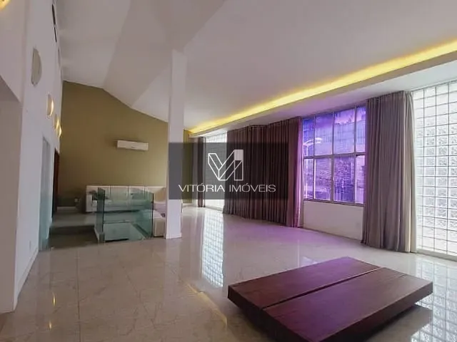 Casa com 575m², para alugar, no bairro Praia do Canto em Vitória