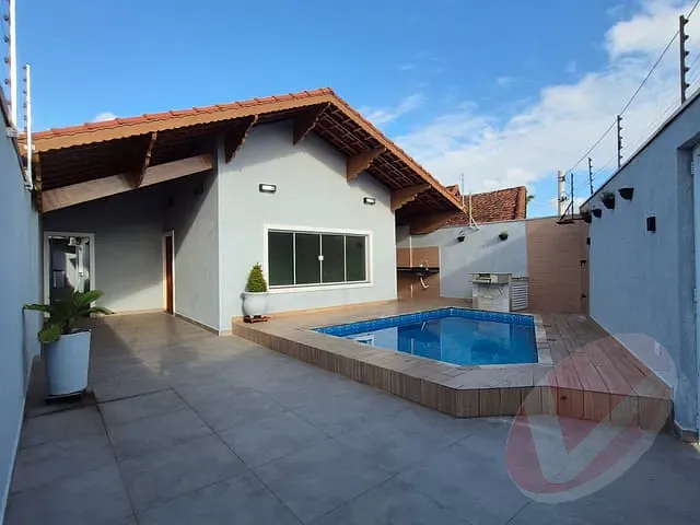 Casa 3 quartos e 2 banheiros, à venda, no bairro Solemar em Praia Grande