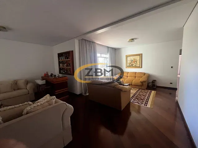 Sobrado com 347m² 4 quartos e 5 banheiros, à venda, no bairro Jardim Presidente em Londrina