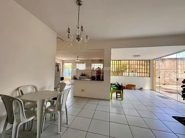 Casa com 560m² 4 quartos e 4 banheiros, à venda, no bairro Cristo Rei em Teresina