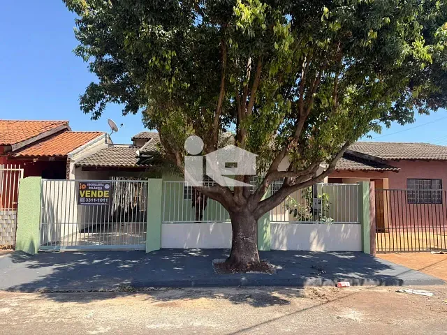 Casa com 70m² 3 quartos e 1 banheiro, à venda, no bairro JARDIM DO LAGO em Rolândia