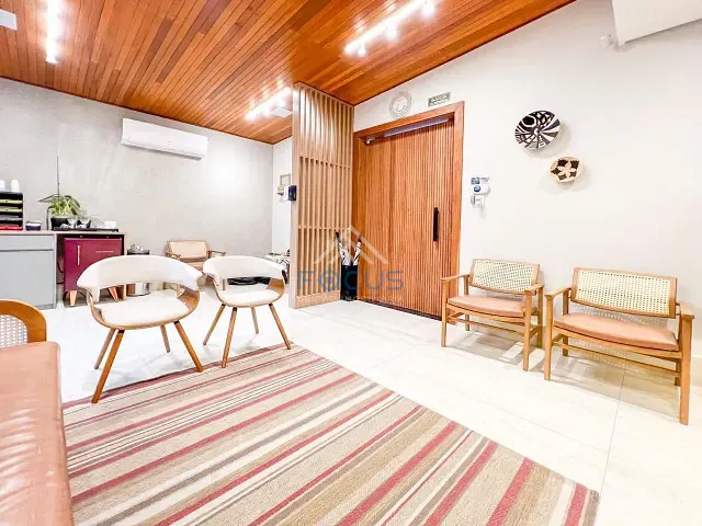 Casa com 300m², à venda, no bairro Chácara Urbana em Jundiaí