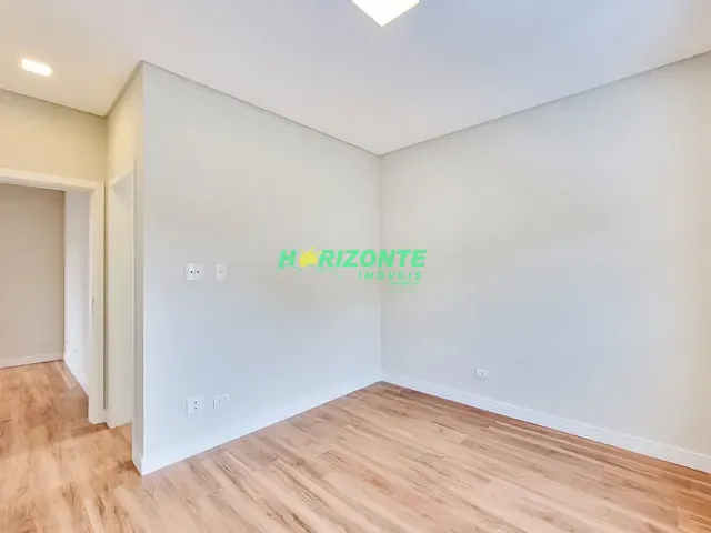 Casa com 250m² 3 quartos e 5 banheiros, à venda, no bairro Urbanova VII em São José dos Campos