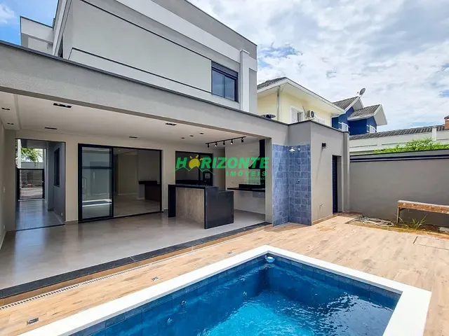 Casa com 250m² 3 quartos e 5 banheiros, à venda, no bairro Urbanova VII em São José dos Campos