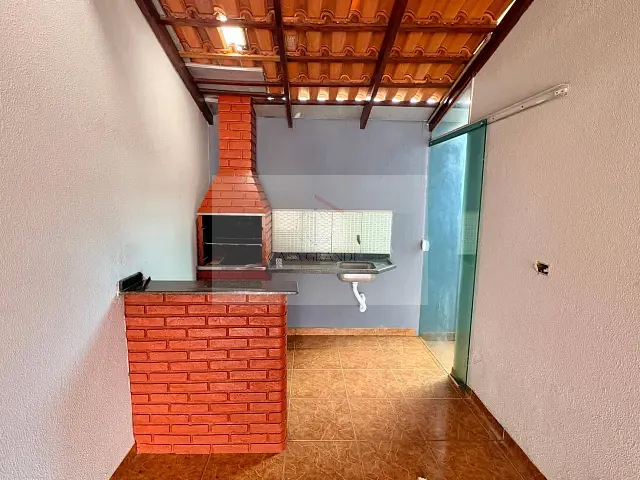 Casa com 168m² 3 quartos e 1 banheiro, para alugar, no bairro Jardim Jose Erdei em Rolândia