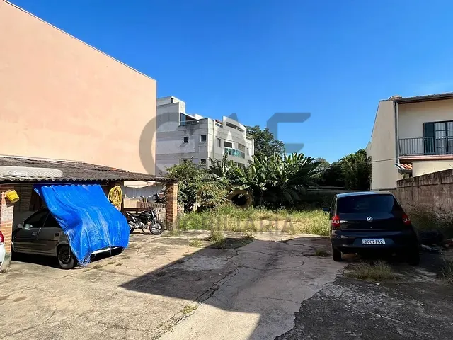 Casa com 600m² 3 quartos e 2 banheiros, à venda, no bairro Centro em Jaguariúna
