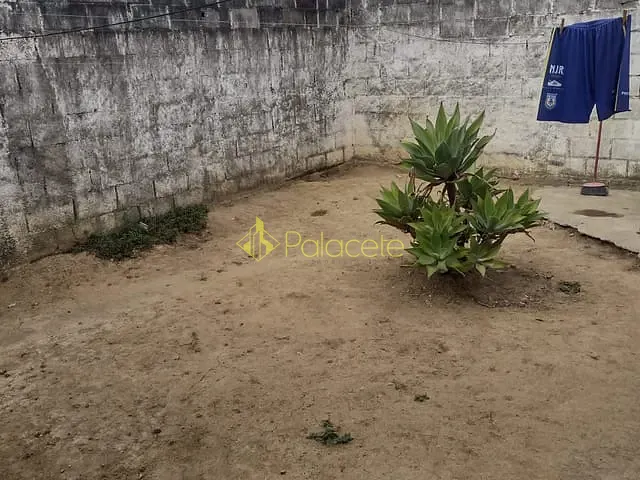 Casa 3 quartos e 1 banheiro, à venda, no bairro Loteamento Residencial e Comercial Vila São Paulo em Pindamonhangaba
