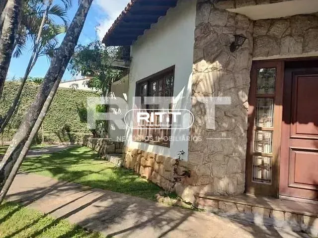 Casa com 1250m² 4 quartos e 8 banheiros, à venda, no bairro Bosque em Vinhedo