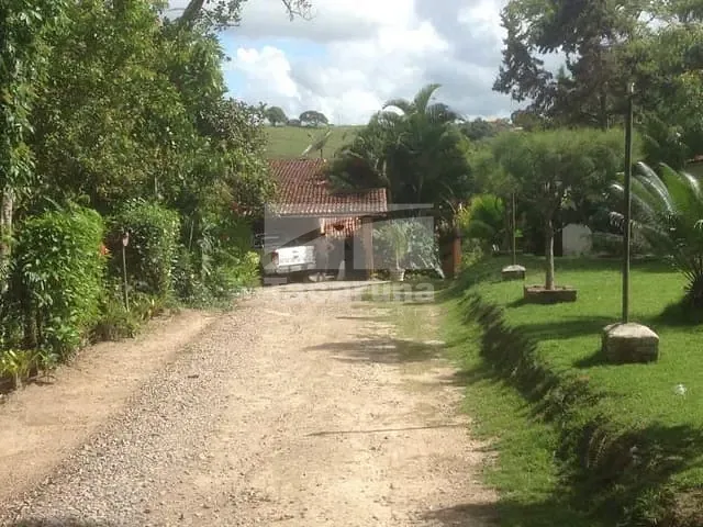 Casa com 25000m² 4 quartos e 1 banheiro, à venda, no bairro Zona Rural em Chã Grande