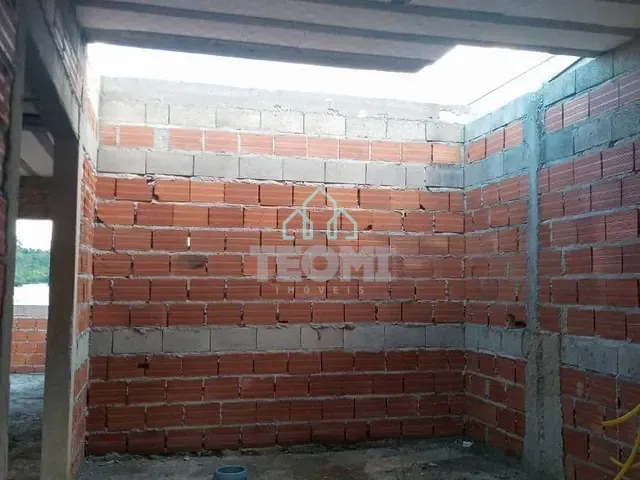 Casa com 260m² 2 quartos e 2 banheiros, à venda, no bairro Residencial Estoril em Taubaté