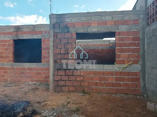 Casa com 260m² 2 quartos e 2 banheiros, à venda, no bairro Residencial Estoril em Taubaté