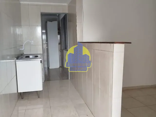 Casa com 48m² 1 quarto e 1 banheiro, para alugar, no bairro Umuarama em Osasco