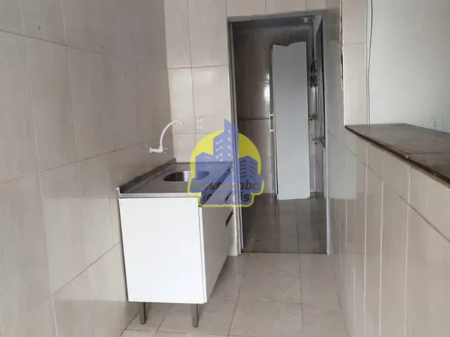 Casa com 48m² 1 quarto e 1 banheiro, para alugar, no bairro Umuarama em Osasco
