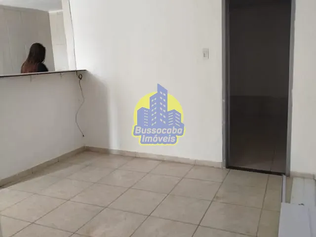 Casa com 48m² 1 quarto e 1 banheiro, para alugar, no bairro Umuarama em Osasco