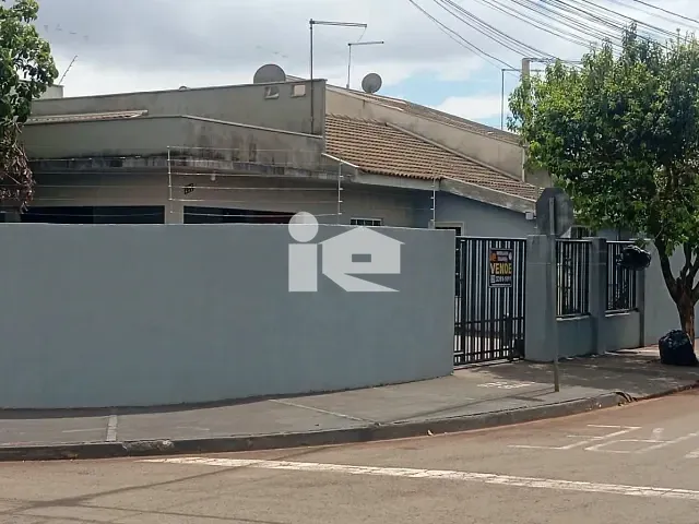 Casa 3 quartos e 2 banheiros, à venda, no bairro Jd. Kasato Maru em Rolândia