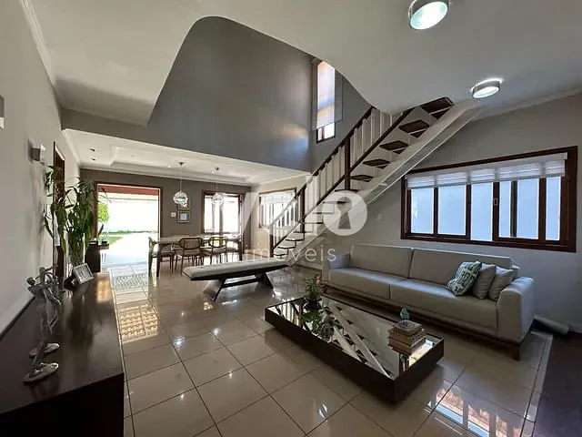 Casa com 362m² 4 quartos e 4 banheiros, à venda, no bairro Vila Costa em Taubaté
