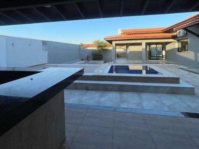 Casa com 720m² 3 quartos e 2 banheiros, à venda, no bairro Jardim Priscila em São João da Boa Vista