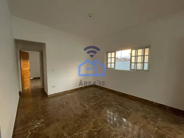 Casa com 264m² 3 quartos e 2 banheiros, para alugar, no bairro Indaiá em Caraguatatuba