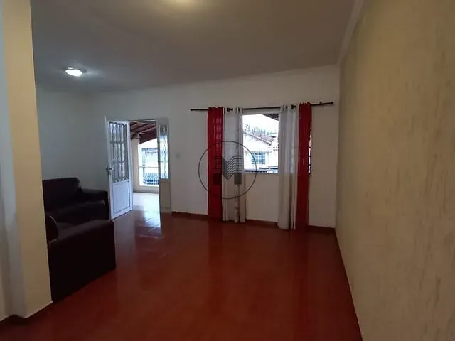 Casa com 505m² 2 quartos e 3 banheiros, à venda, no bairro Pedregulho em Guaratinguetá