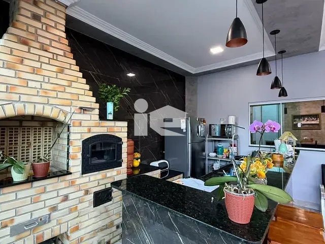 Casa 3 quartos e 4 banheiros, para alugar, no bairro Jardim Asteca em Rolândia