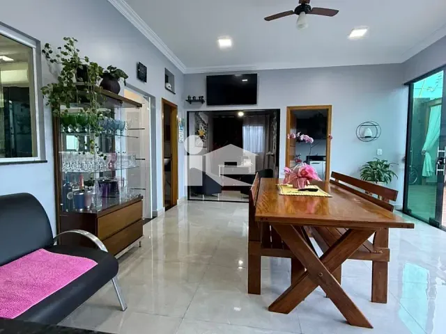 Casa 3 quartos e 4 banheiros, para alugar, no bairro Jardim Asteca em Rolândia