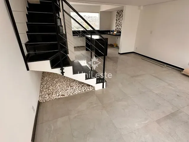 Casa 3 quartos e 2 banheiros, à venda, no bairro Jardim Vitória em Belo Horizonte