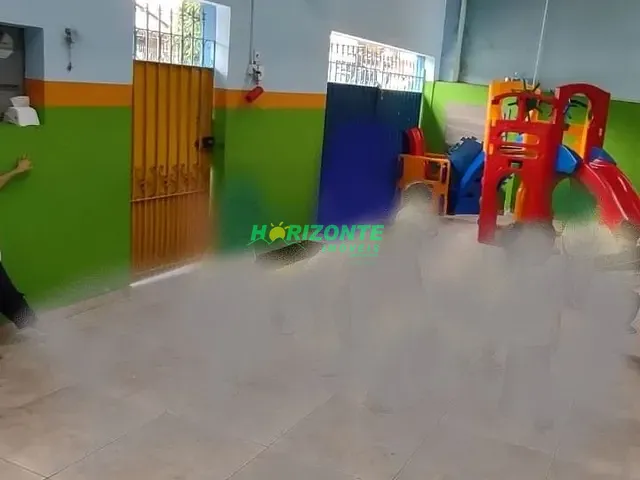 Casa com 300m² 1 quarto e 3 banheiros, à venda, no bairro Vila Industrial em São José dos Campos