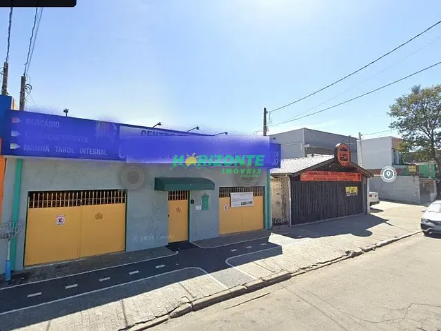 Casa com 300m² 1 quarto e 3 banheiros, à venda, no bairro Vila Industrial em São José dos Campos