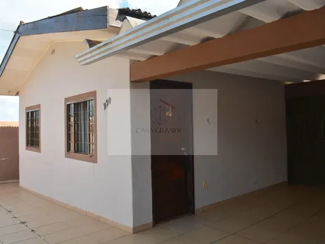 Casa com 300m² 3 quartos e 1 banheiro, à venda, no bairro Jardim Caviúna em Rolândia