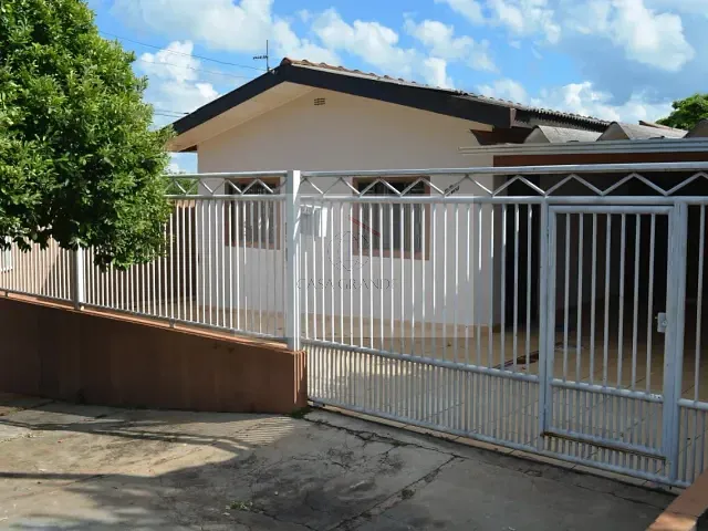 Casa com 300m² 3 quartos e 1 banheiro, à venda, no bairro Jardim Caviúna em Rolândia