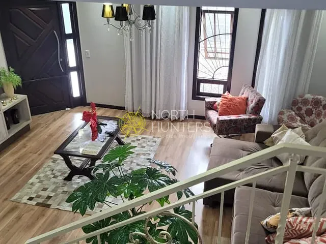 Casa com 230m² 4 quartos e 3 banheiros, à venda, no bairro Vila Nova em Joinville