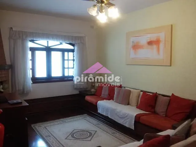 Casa com 700m² 3 quartos e 4 banheiros, à venda, no bairro Jardim das Colinas em São José dos Campos